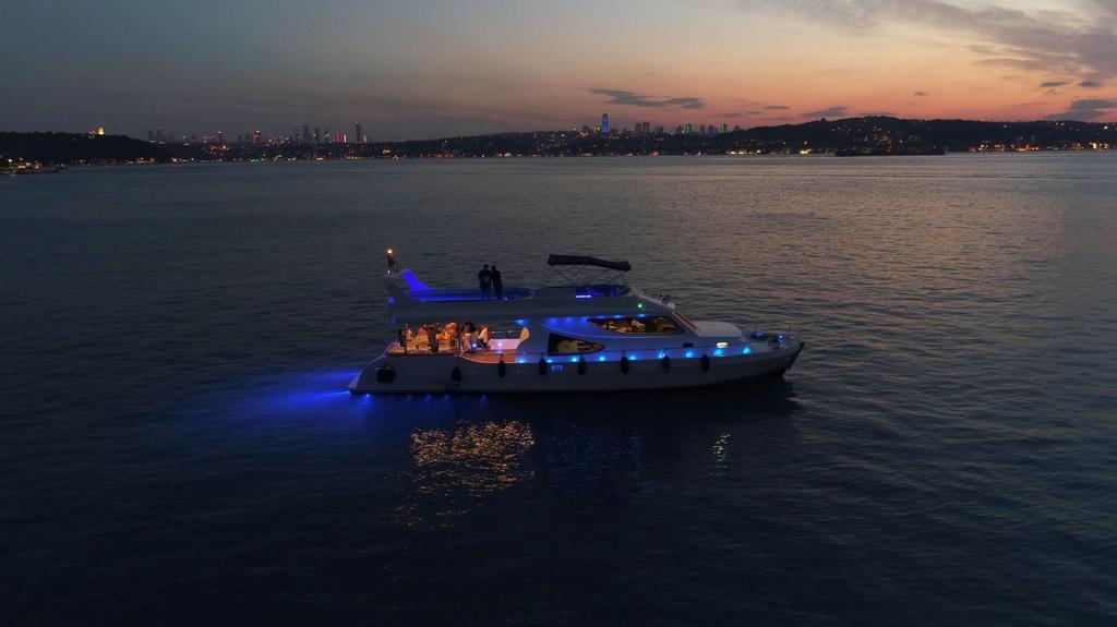 Twin 440 Hp Yanmar engines propelling LUXURY PAY through the waters of the Bosphorus at impressive speeds