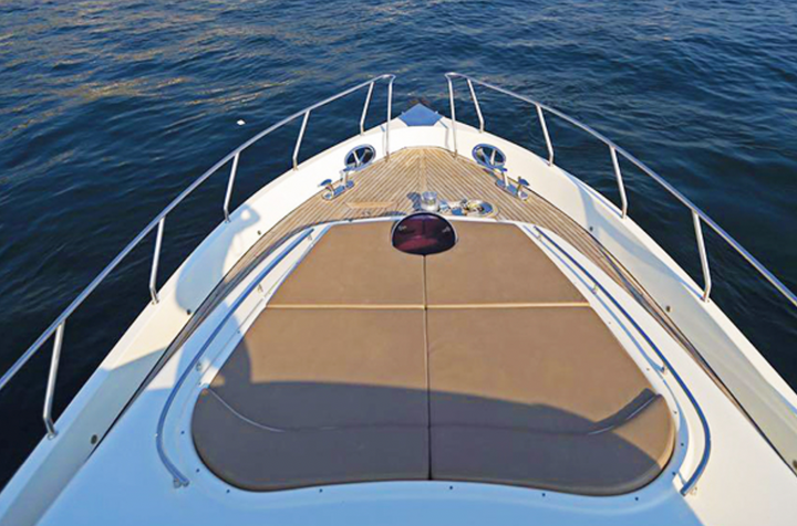 Yacht with 5.30 meters width for spacious luxury