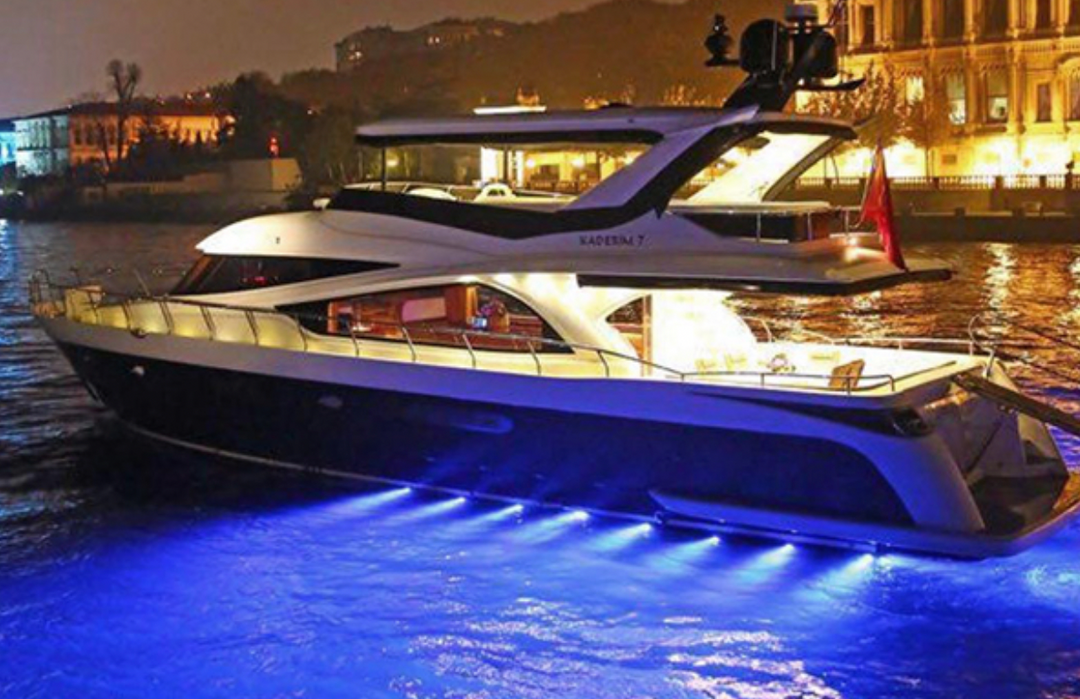 Free wireless internet access on luxury yacht
