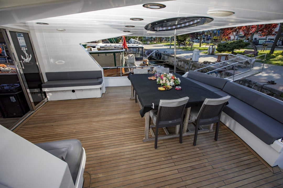 Spacious yacht with 35-person capacity for active charters
