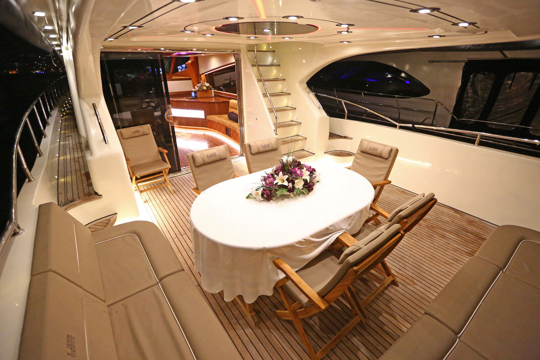 Air-conditioned interior for comfortable sailing