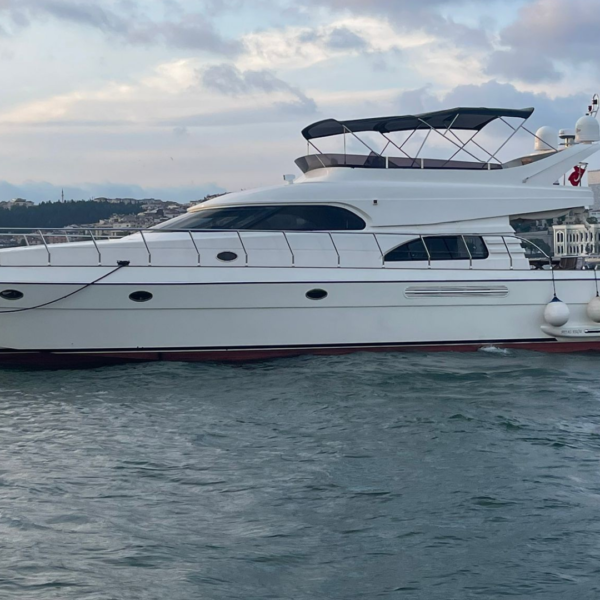 luxury yacht rental for 12 person in istanbul