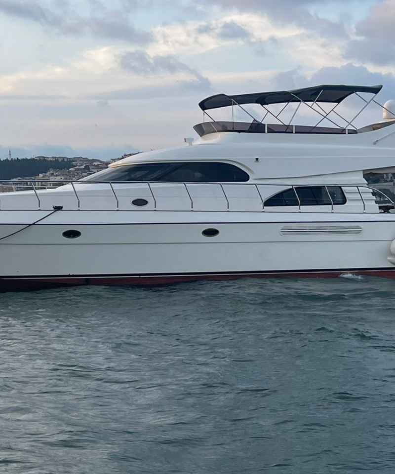 luxury yacht rental for 12 person in istanbul