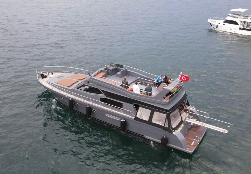 12 person private yacht rental in Istanbul aboard Lux DRVS on the Bosphorus