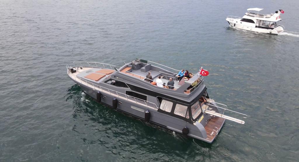 12 person private yacht rental in Istanbul aboard Lux DRVS on the Bosphorus