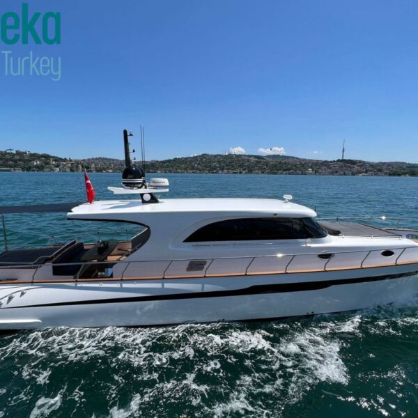 8 person private yacht rental in Istanbul Lux KDR1 cruising on the Bosphorus