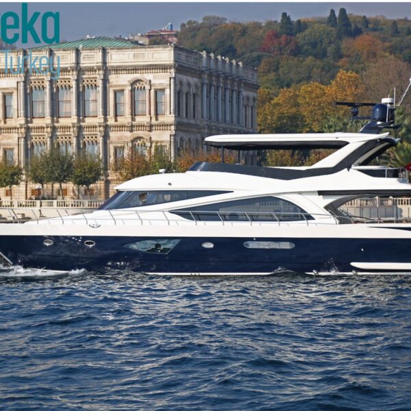 Lux KDR7 private yacht rental in Istanbul cruising on the Bosphorus