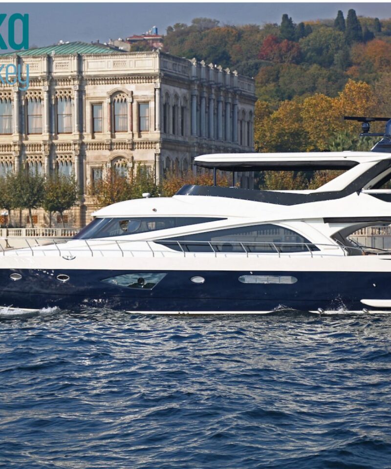 Lux KDR7 private yacht rental in Istanbul cruising on the Bosphorus