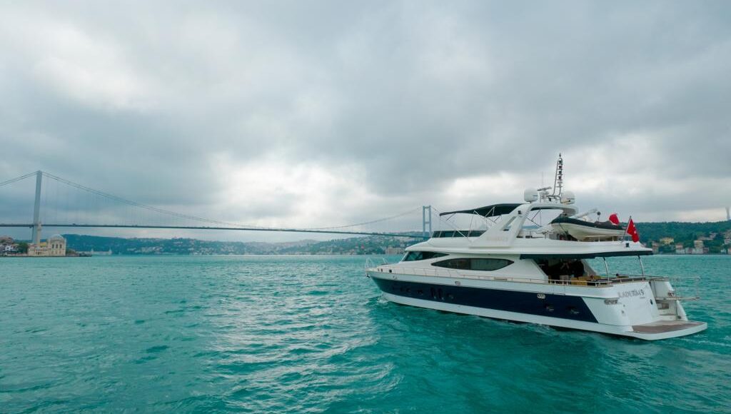 Lux KDR9 super yacht charter cruising on the Bosphorus in Istanbul for large private events