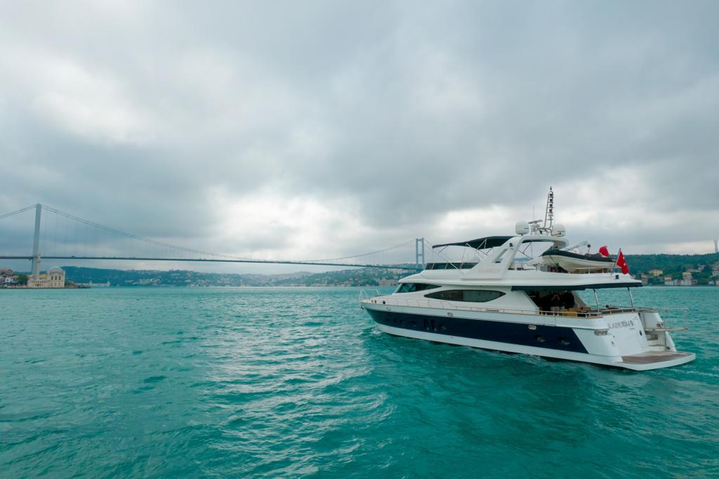 Lux KDR9 super yacht charter cruising on the Bosphorus in Istanbul for large private events