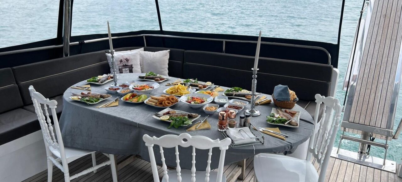 turkish-breakfast-yacht-bosphorus bosphorus breakfast cruise